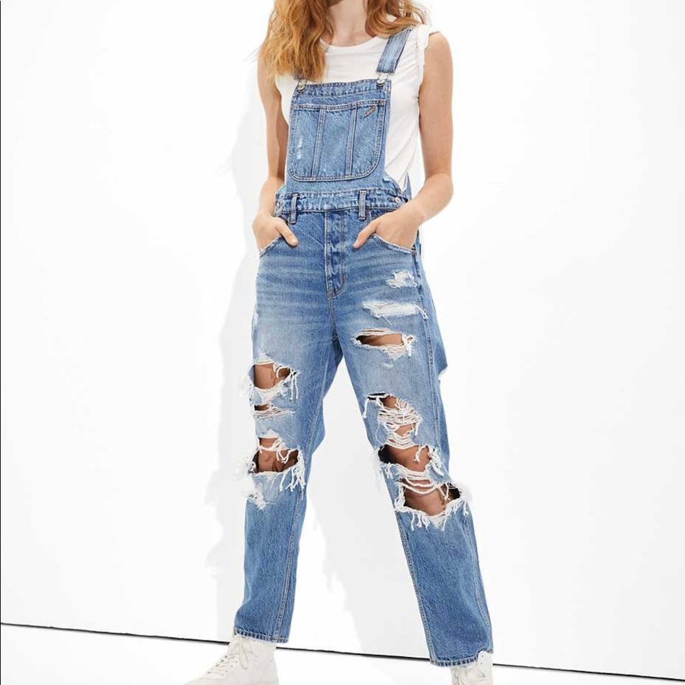 American Eagle Ripped 90’S Boyfriend Denim Overall Size Large.